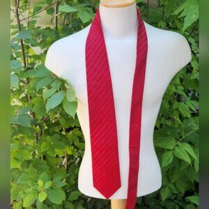 Vogue‎ 100% Silk Mens Red Striped Tie Classic Sharp